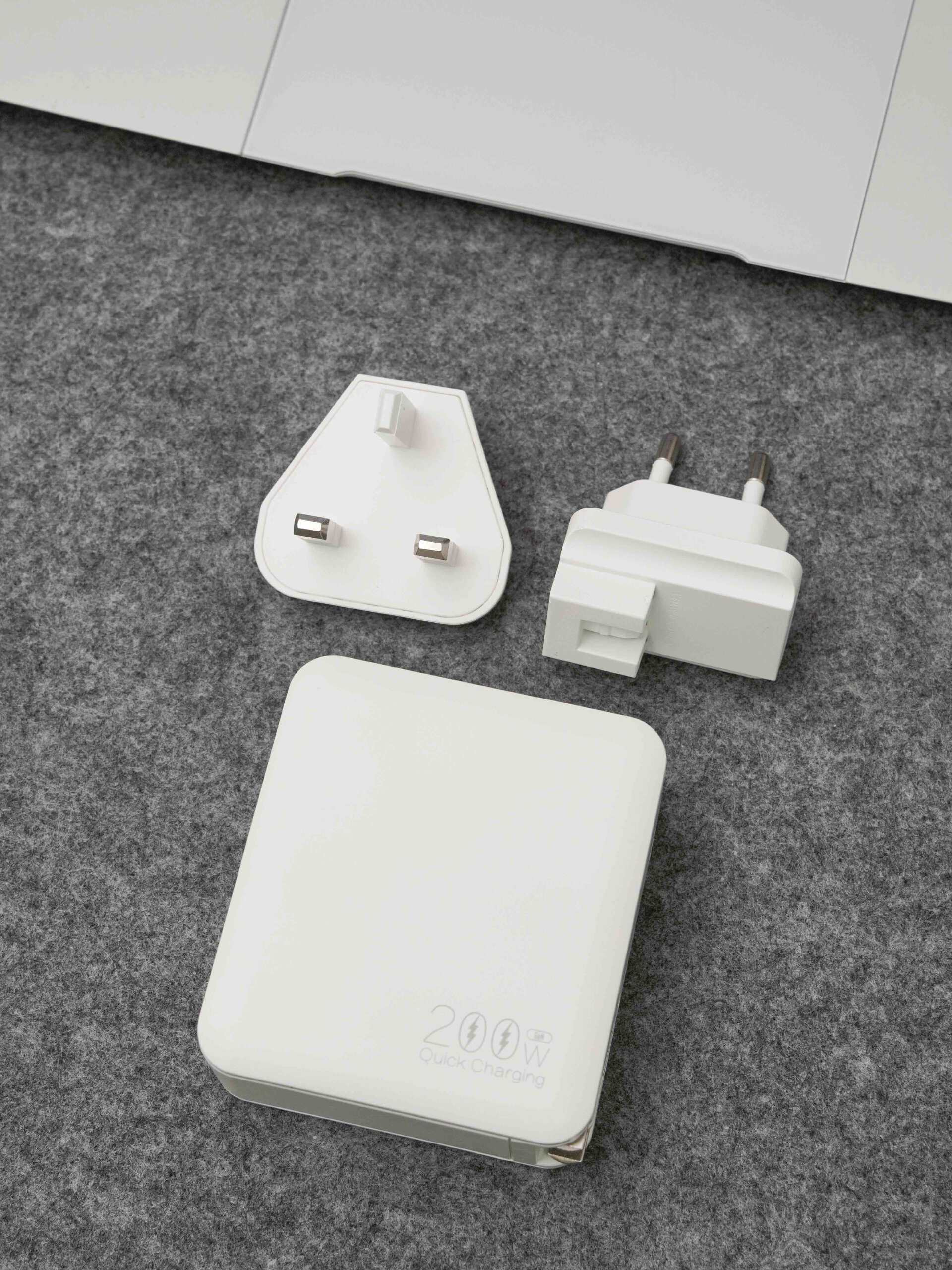 海棠推出PD200W 4C2A与PD165W 3C1A两款智能充电器-充电头网