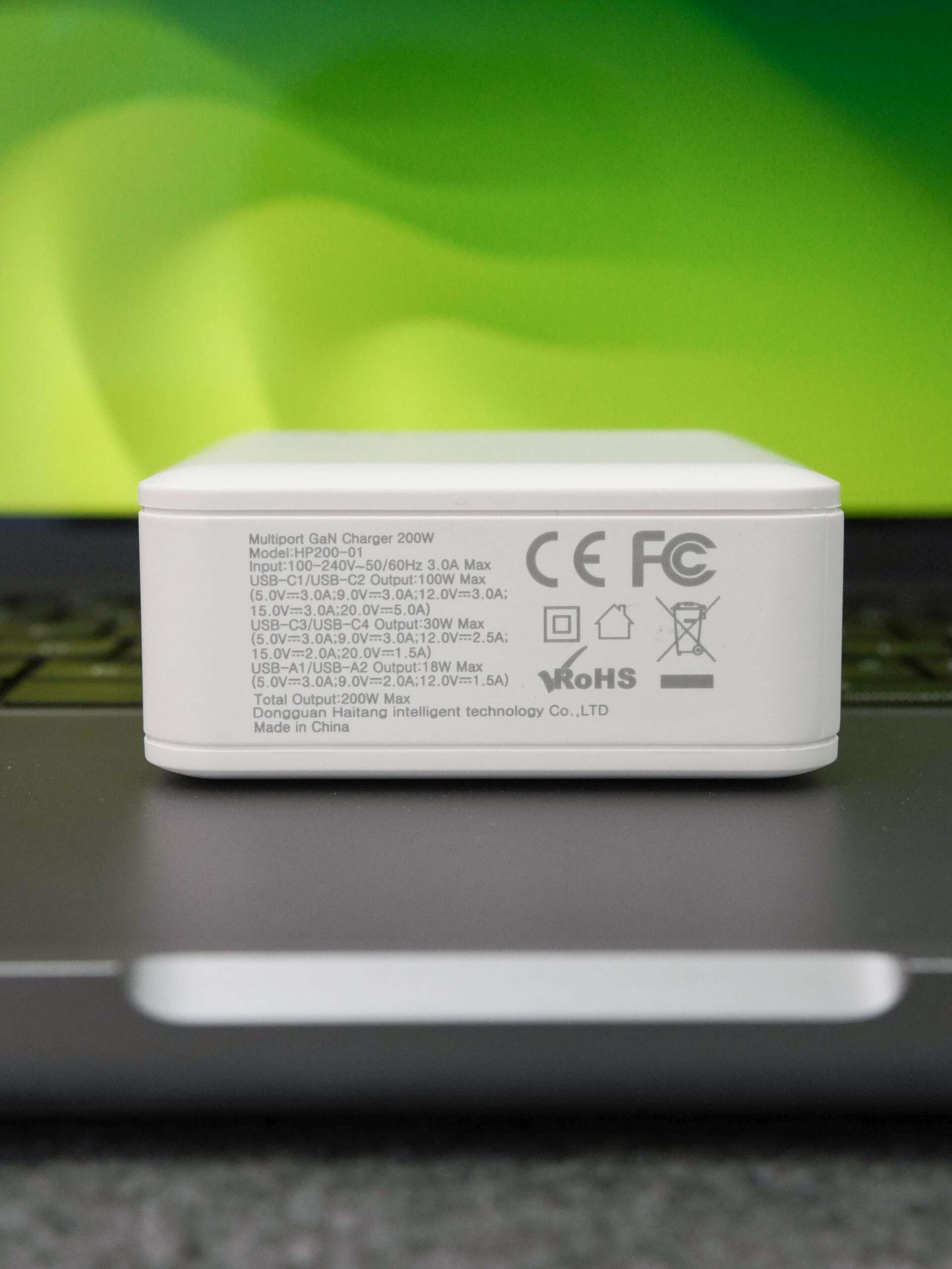 海棠推出PD200W 4C2A与PD165W 3C1A两款智能充电器-充电头网