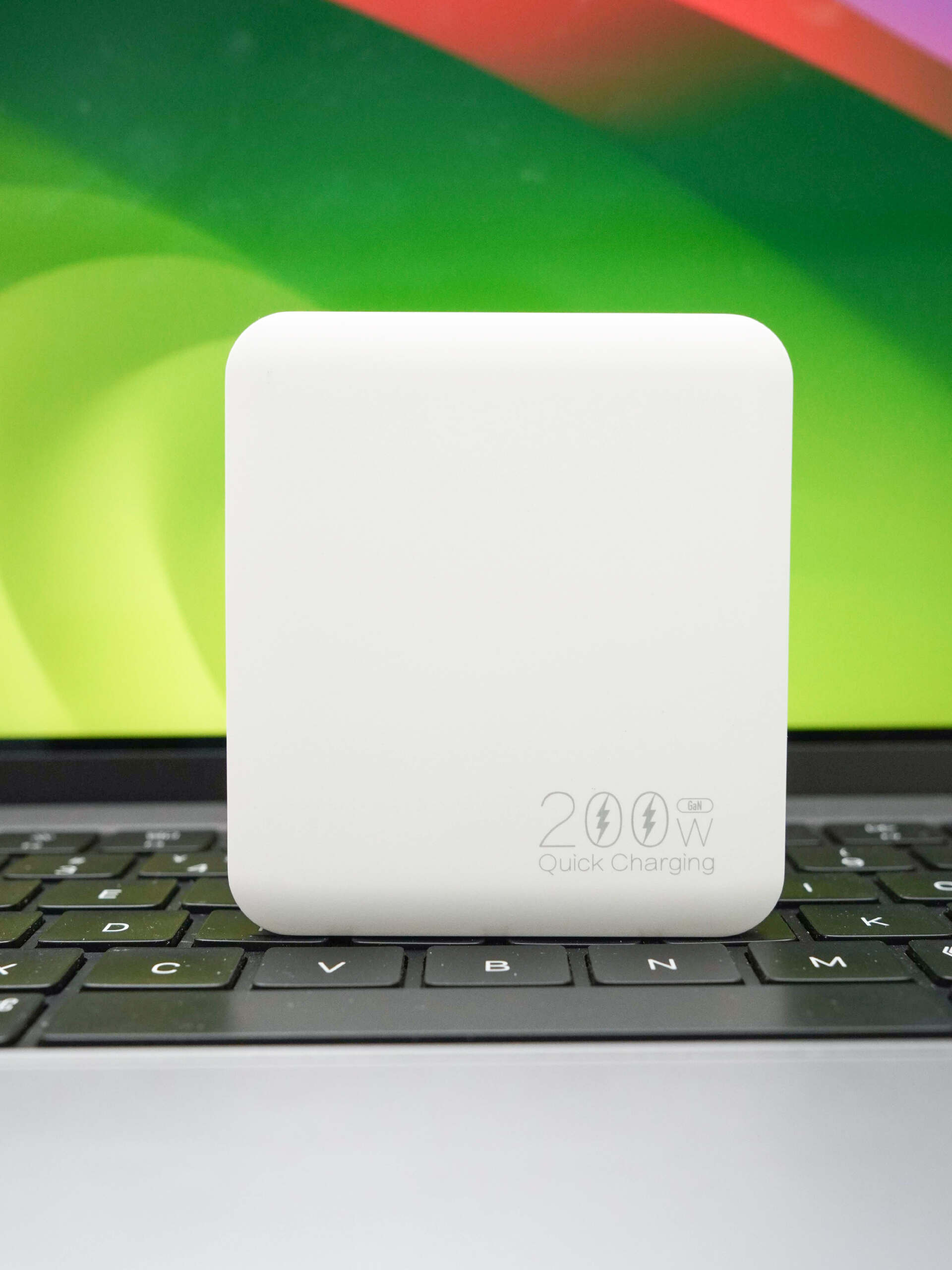 海棠推出PD200W 4C2A与PD165W 3C1A两款智能充电器-充电头网