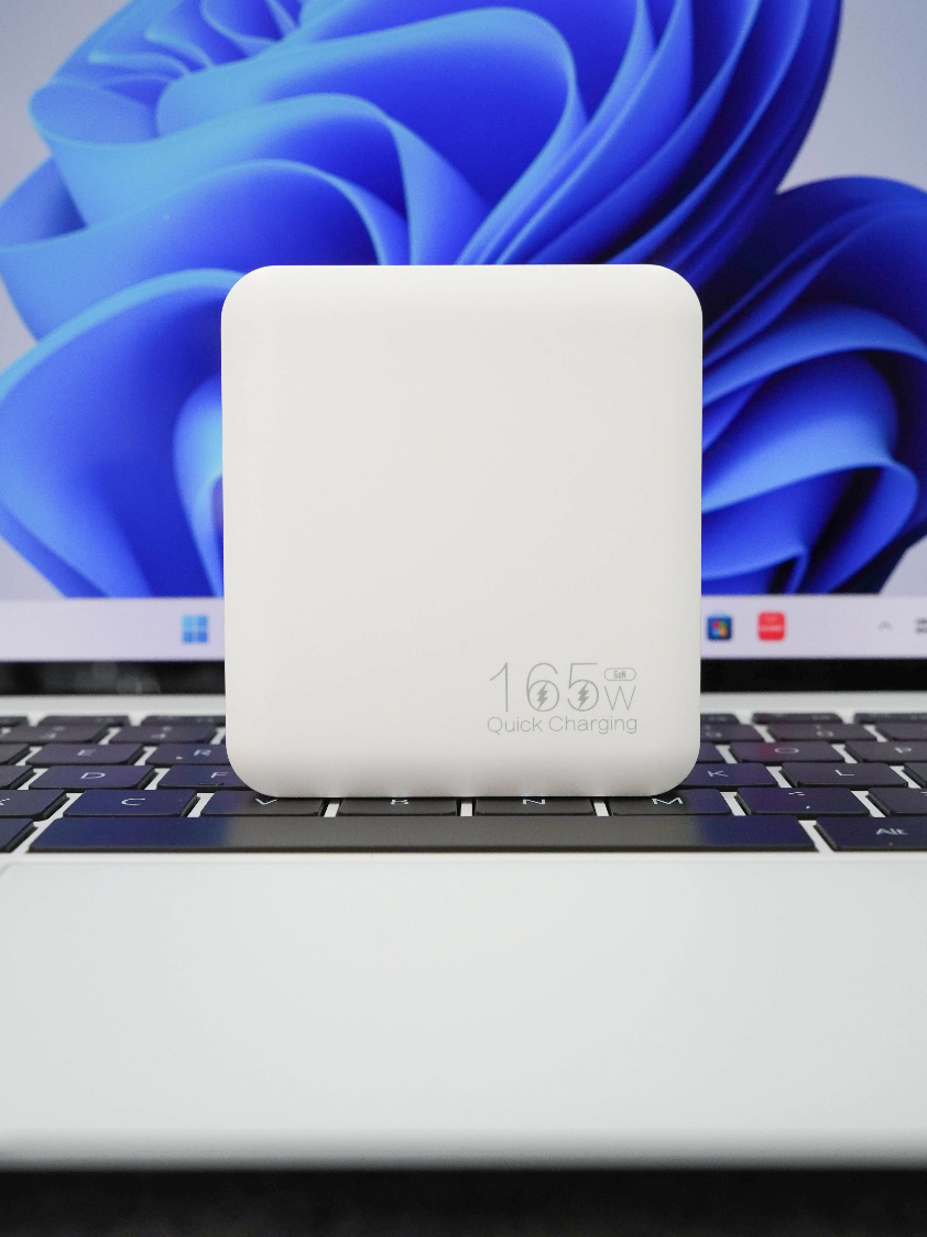 海棠推出PD200W 4C2A与PD165W 3C1A两款智能充电器-充电头网