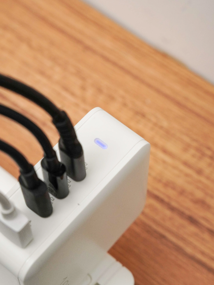 海棠推出PD200W 4C2A与PD165W 3C1A两款智能充电器-充电头网